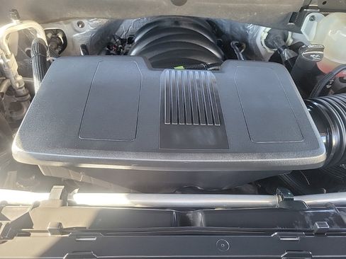 Used 2020 Chevrolet Silverado 1500 High Country w/ Technology Package image 12