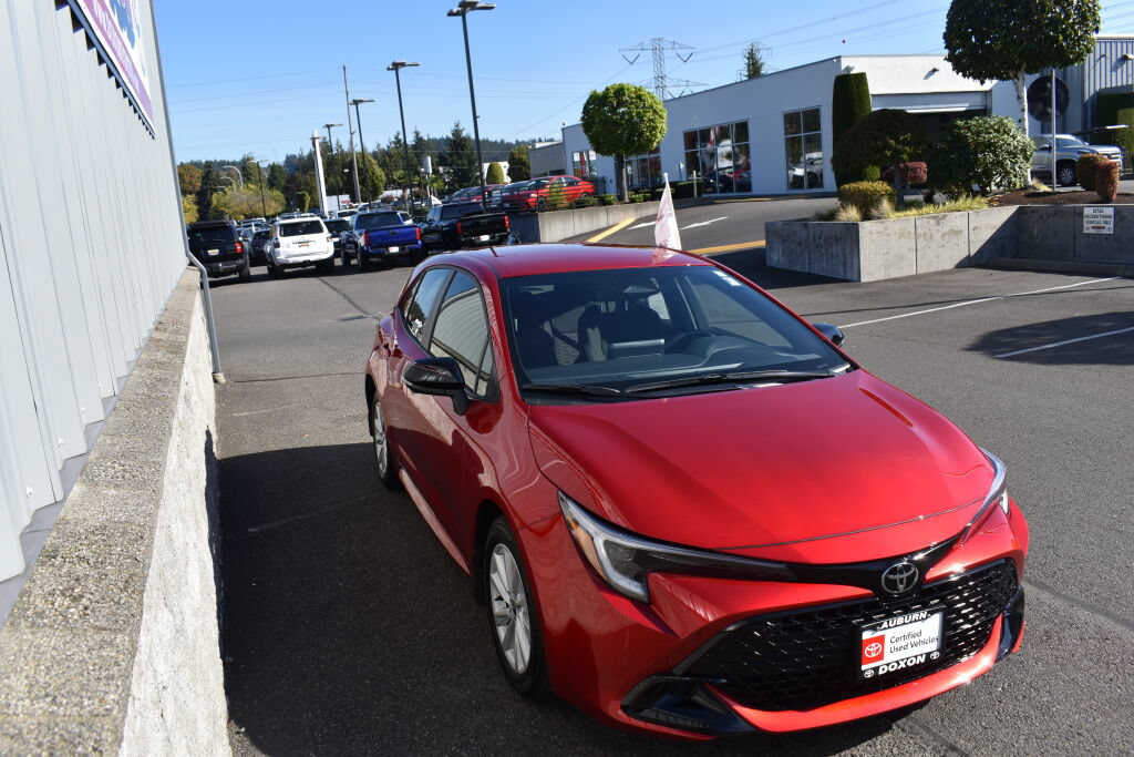 Certified 2026 Toyota Corolla SE FWD image 3