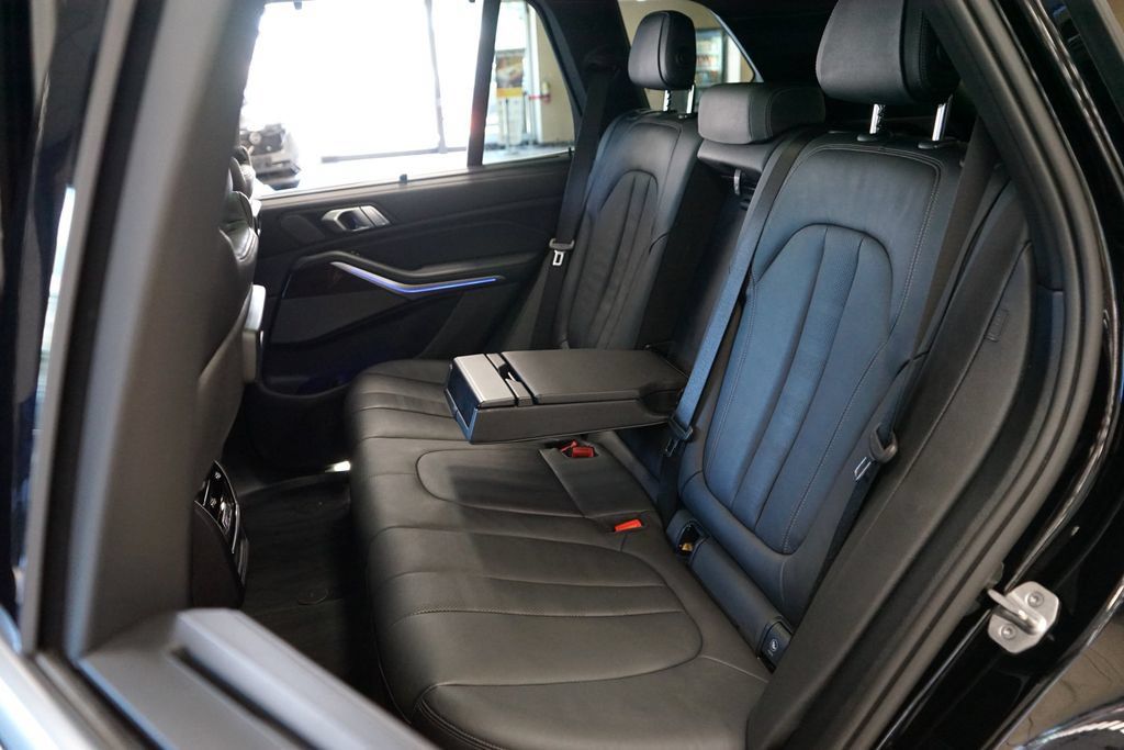 Used 2021 BMW X5 xDrive40i w/ Executive Package AWD/4WD image 55