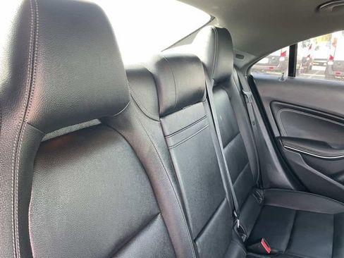 Used 2016 Mercedes-Benz CLA 250 4MATIC image 32