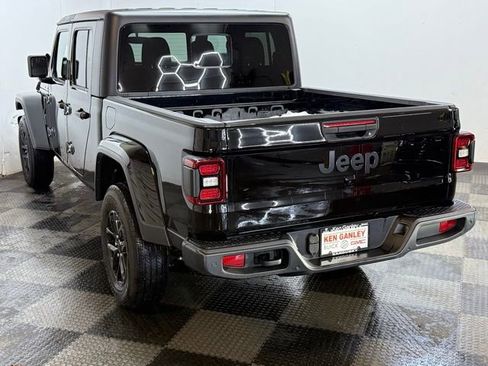 Used 2023 Jeep Gladiator Sport image 76