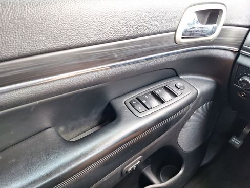 Used 2022 Jeep Grand Cherokee Limited AWD/4WD image 18