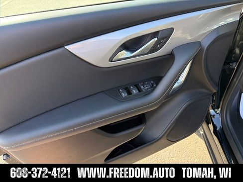 Used 2025 Chevrolet Blazer LT AWD/4WD image 10
