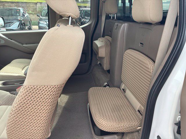 Used 2012 Nissan Frontier SV AWD/4WD image 21