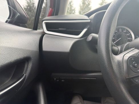 Used 2022 Toyota Corolla LE image 18