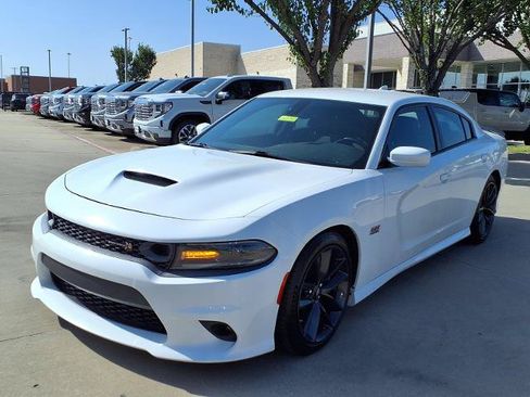 Used 2019 Dodge Charger Scat Pack w/ Navigation & Travel Group RWD image 27