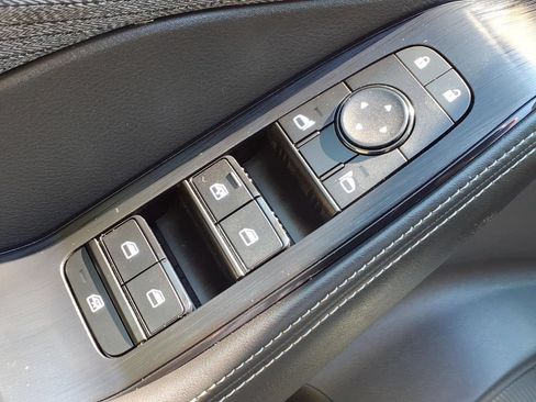 Used 2023 Nissan Rogue SV AWD/4WD image 18