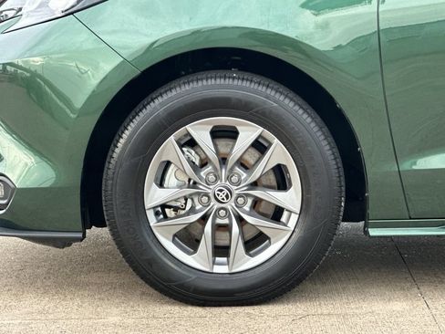 Certified 2026 Toyota Sienna XLE FWD image 29