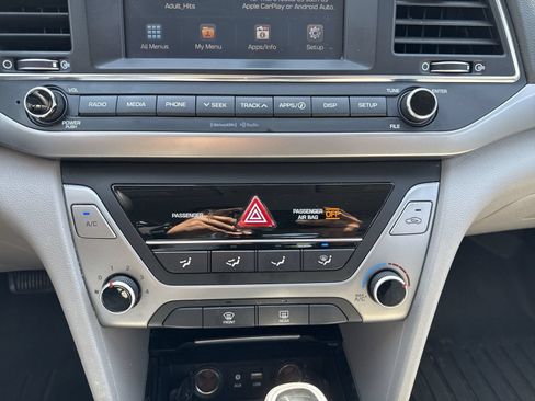 Used 2018 Hyundai Elantra SEL w/ Cargo Package FWD image 18