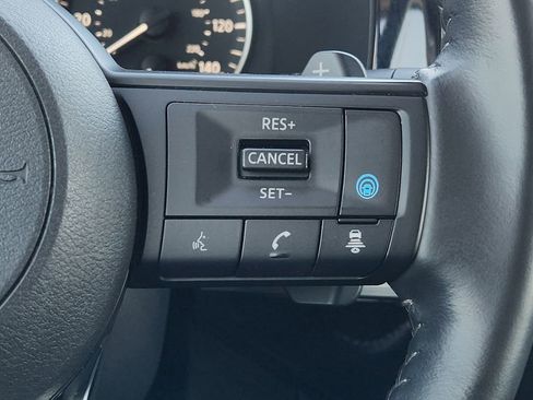 Used 2025 Nissan Pathfinder SV image 28