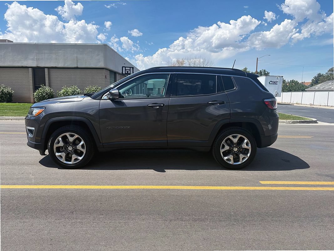 Used 2018 Jeep Compass Limited AWD/4WD image 2