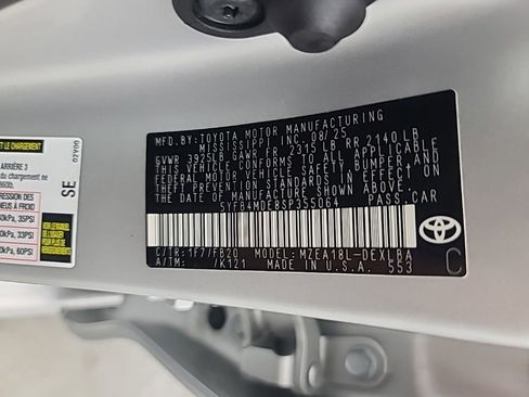 Used 2025 Toyota Corolla LE image 39