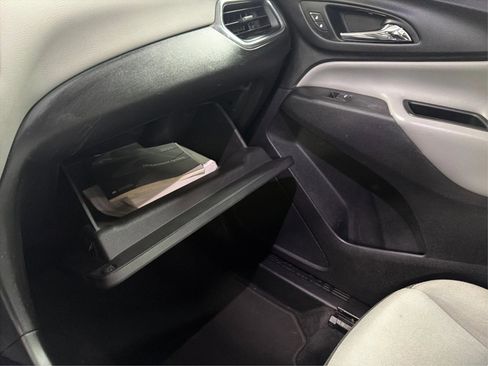 Used 2020 Chevrolet Equinox LS image 25