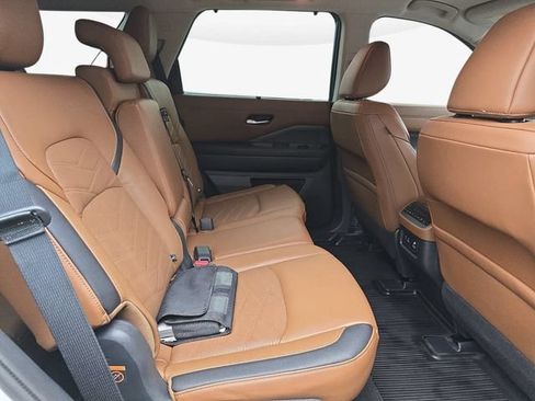 Used 2023 Nissan Pathfinder Platinum w/ Cargo Package AWD/4WD image 36