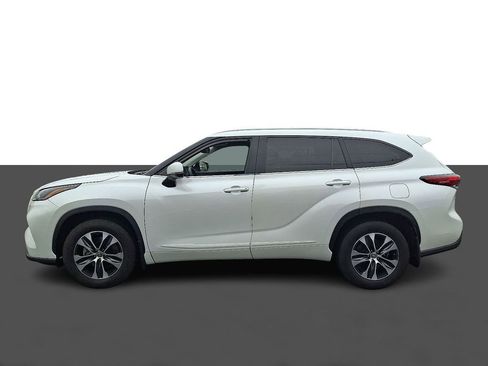 Used 2023 Toyota Highlander XLE w/ Protection Package #3 (TMS) image 4