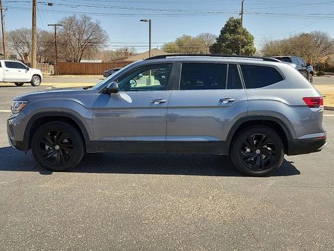 Used 2022 Volkswagen Atlas SE image 2