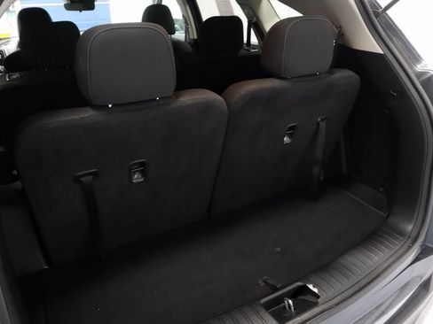 Used 2025 Kia Sorento LX FWD image 14
