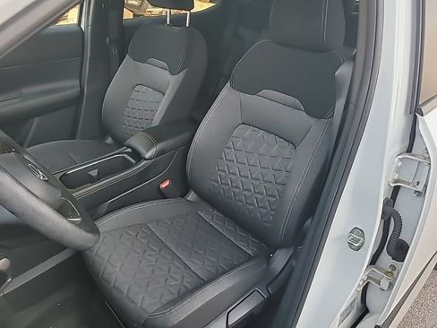 Used 2025 Nissan Kicks SV AWD/4WD image 12