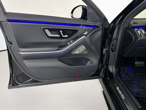 Certified 2023 Mercedes-Benz S 500 4MATIC image 22