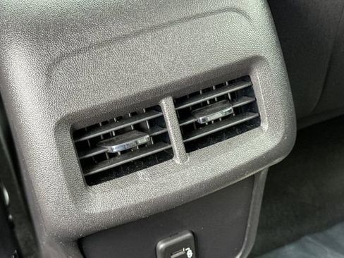 Used 2024 Chevrolet Equinox LT AWD/4WD image 44