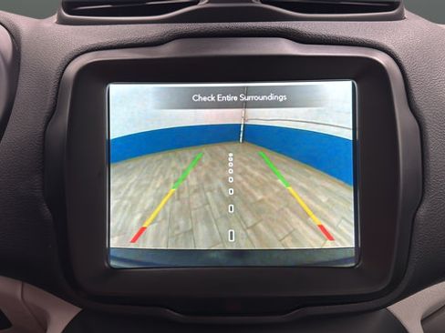 Used 2022 Jeep Renegade Limited AWD/4WD image 13