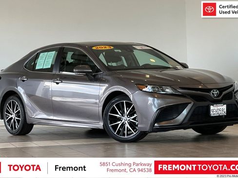 Certified 2023 Toyota Camry SE FWD image 1