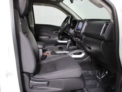 Used 2023 Nissan Frontier SV w/ SV Convenience Package RWD image 16
