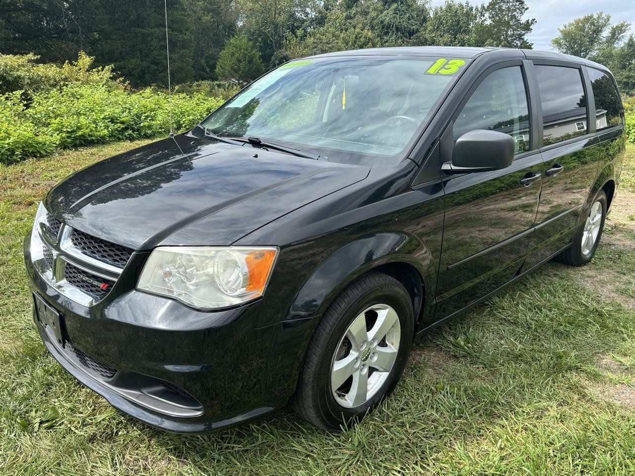 Used 2013 Dodge Grand Caravan SE FWD image 1