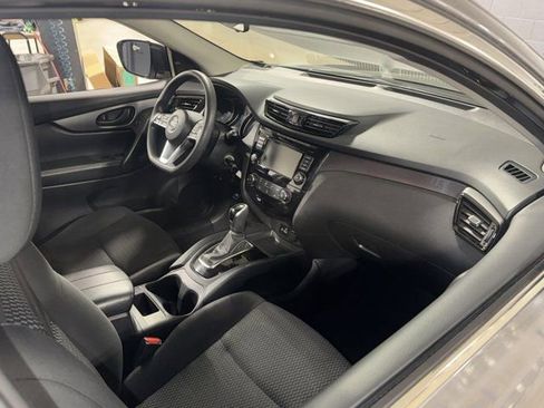 Used 2022 Nissan Rogue Sport S image 12