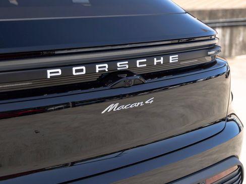 New 2026 Porsche Macan 4 Electric AWD/4WD image 22