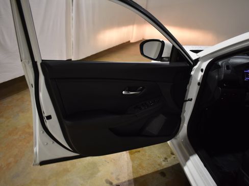 Used 2024 Nissan Sentra SV image 13