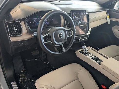 Used 2026 Volvo XC90 T8 Plus w/ Protection Package Premier AWD/4WD image 3
