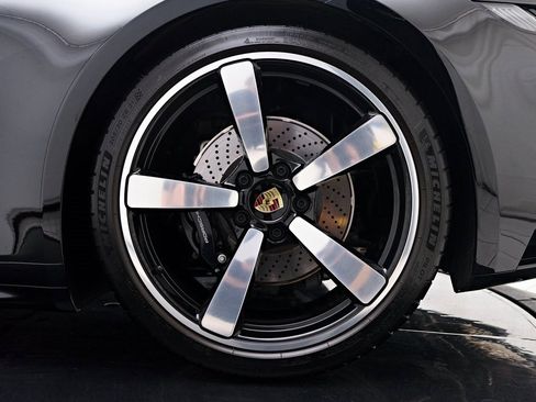 Used 2024 Porsche 911 Carrera S image 32