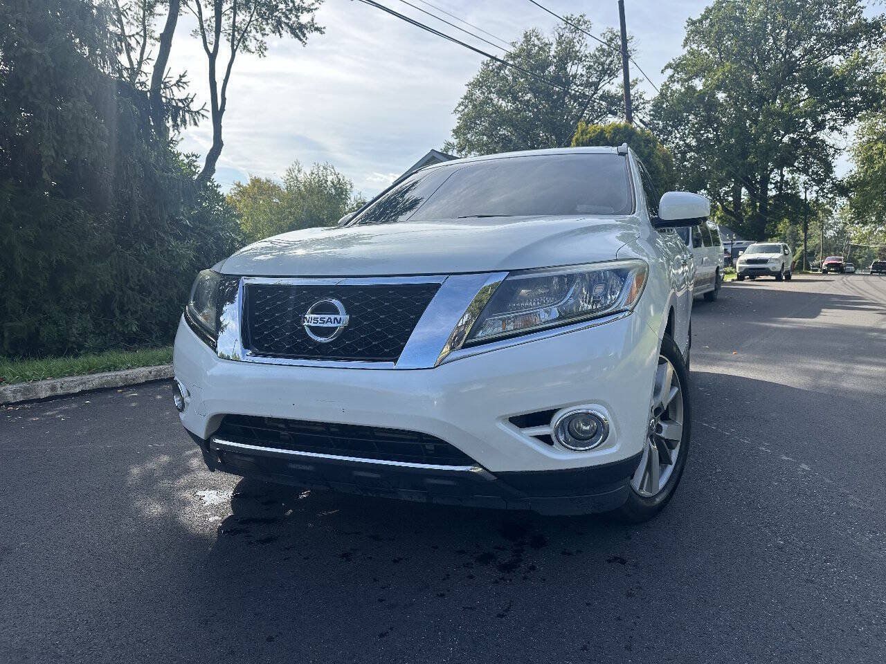 Used 2016 Nissan Pathfinder Platinum AWD/4WD image 2