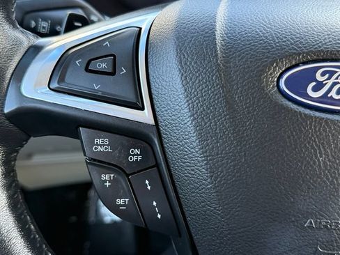 Used 2018 Ford Edge Titanium w/ Ford Safe & Smart Package AWD/4WD image 22