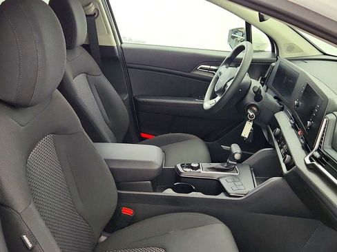 Used 2025 Kia Sportage LX FWD image 21