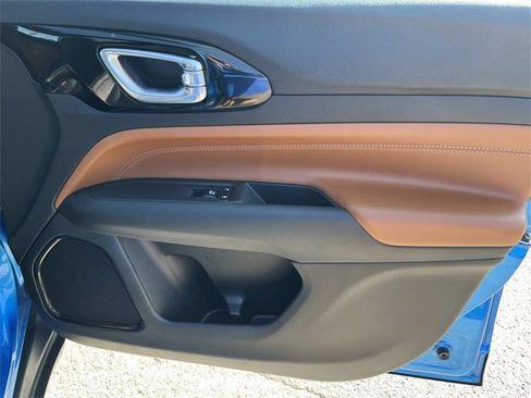 Certified 2024 Jeep Compass Limited image 23