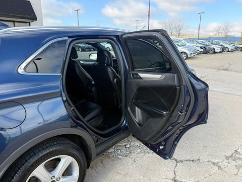 Used 2017 Lincoln MKC Premiere image 23