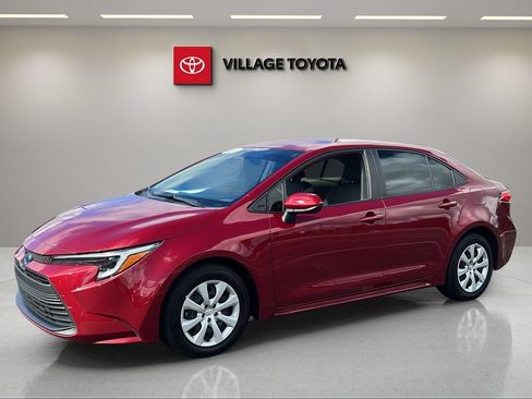Certified 2025 Toyota Corolla LE FWD image 1