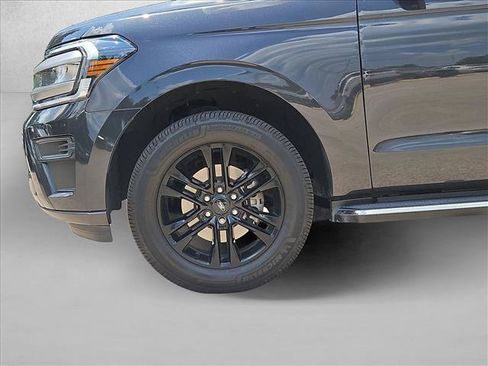 Used 2023 Ford Expedition XLT RWD image 21