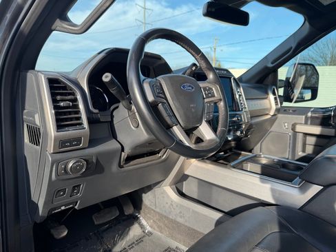 Used 2022 Ford F250 Platinum w/ FX4 Off-Road Package AWD/4WD image 15