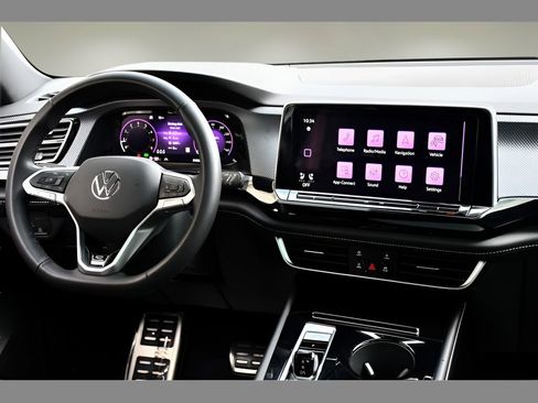 Used 2024 Volkswagen Atlas Cross Sport SEL R-Line AWD/4WD image 17
