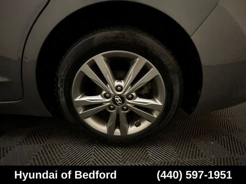 Used 2018 Hyundai Elantra Value Edition FWD image 21