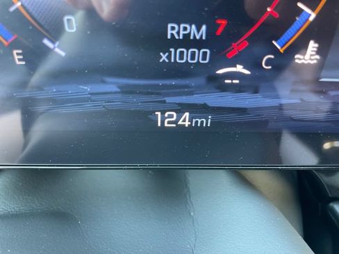 Used 2025 Chevrolet Tahoe Premier AWD/4WD image 15