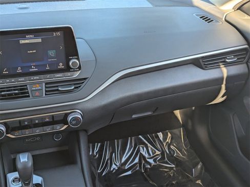 Used 2025 Nissan Altima 2.5 S image 15