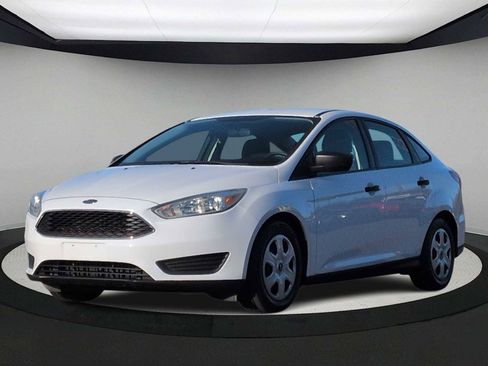 Used 2015 Ford Focus S image 4