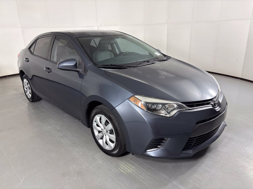 Used 2016 Toyota Corolla LE FWD image 2