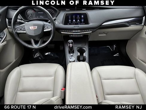 Used 2023 Cadillac XT4 Luxury w/ Cold Weather Package AWD/4WD image 22