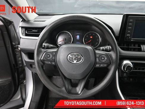 Used 2021 Toyota RAV4 XLE AWD/4WD image 15