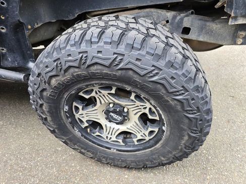 Used 2010 Jeep Wrangler Unlimited Sahara w/ Limited Group image 5